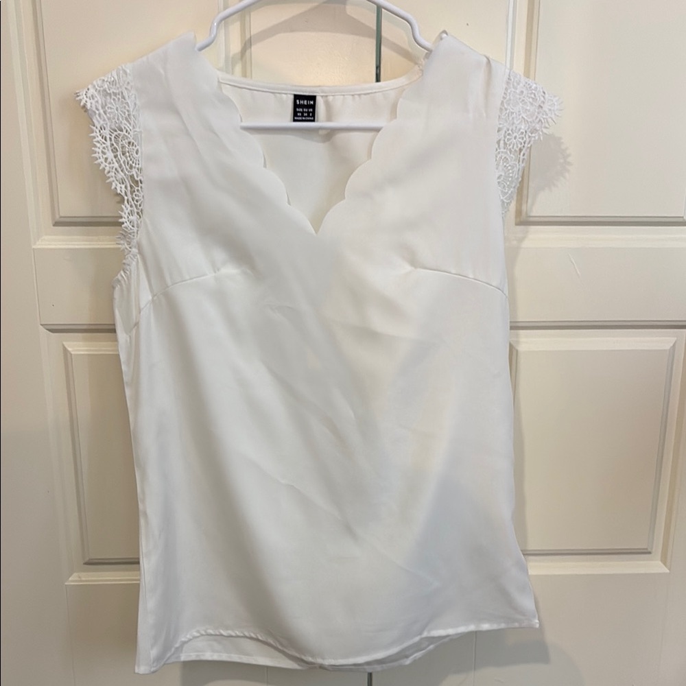 Elegant White Lace Sleeve Women's Top